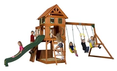 Spielplatz aus Zedernholz mit dem Haus Atlantis