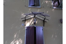 Eleganter Eingangsdach aus Polycarbonat Lily Palram - Canopia anthrazit