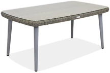 Polyrattan-Tisch auf der Bilbao Garden Point Terrasse grau