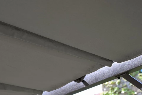 Anthrazitfarbene Abdeckung für die Pergola Malaga 3x4 Garden Point