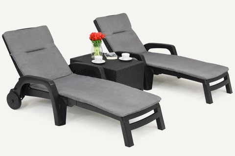 2 mit Kissen + Tisch