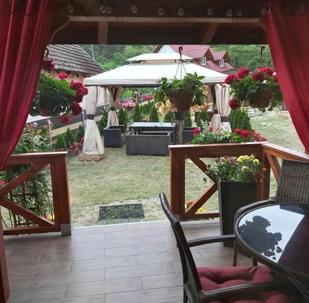 Gartenpavillon mit Moskitonetzen und Gardinen Valencia 3x4m Creme Garden Point