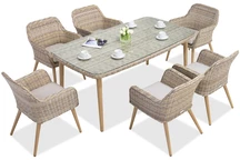 Exklusive Essgruppe aus Córdoba Sand Rattan
