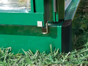 Sockel aus verzinktem Stahl    erhöht die Stabilit Sockel aus verzinktem Stahl    erhöht die Stabilit