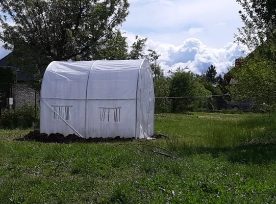 Weißer Kunststofftunnel 2x2,5m Garden Point