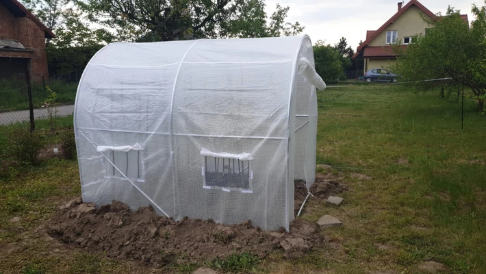 Weißer Kunststofftunnel 2x2,5m Garden Point