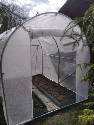 Weißer Kunststofftunnel 2x2,5m Garden Point