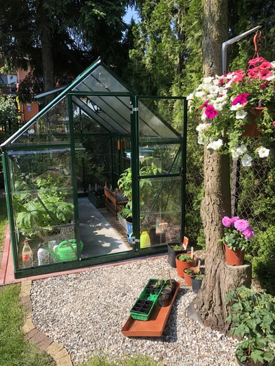 Hybrid-Gewächshaus aus Polycarbonat 1,85 x 3,06 m Palram - Canopia grün